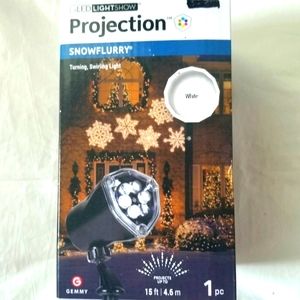 Projection Snowflurry Swirling Light Show-New & White
